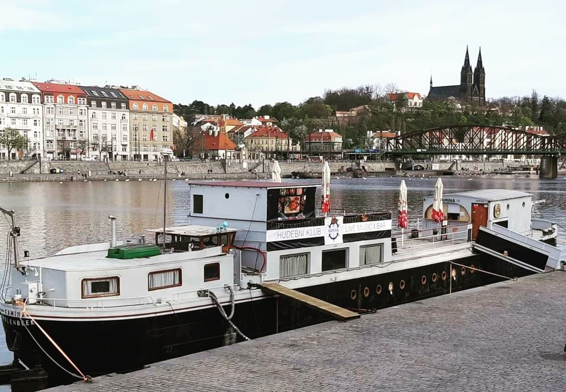 ALE rock band na Kamina boat